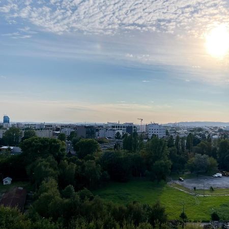 12 Floor Mogilska Tower Apartment Krakow Luaran gambar