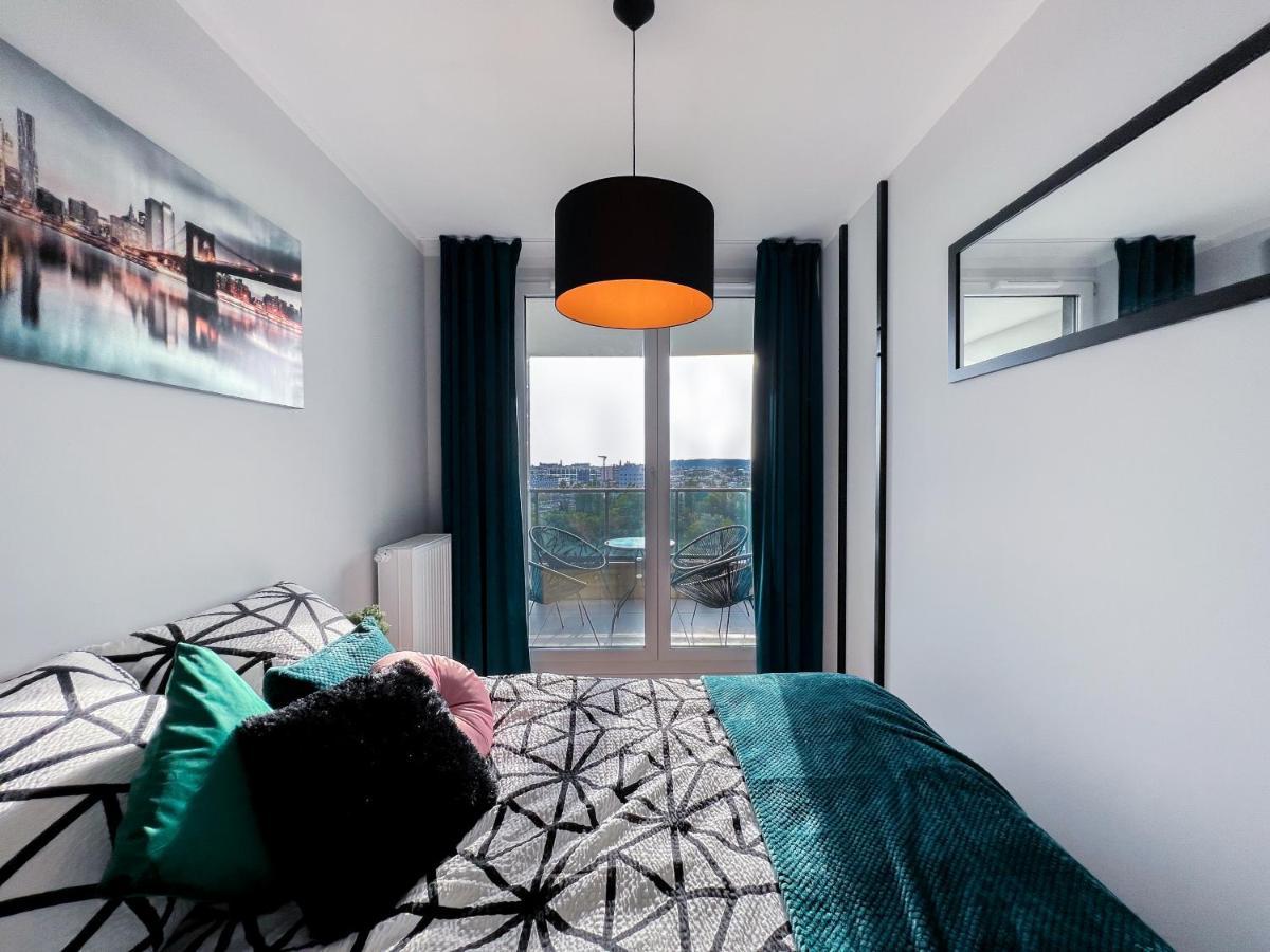 12 Floor Mogilska Tower Apartment Krakow Luaran gambar